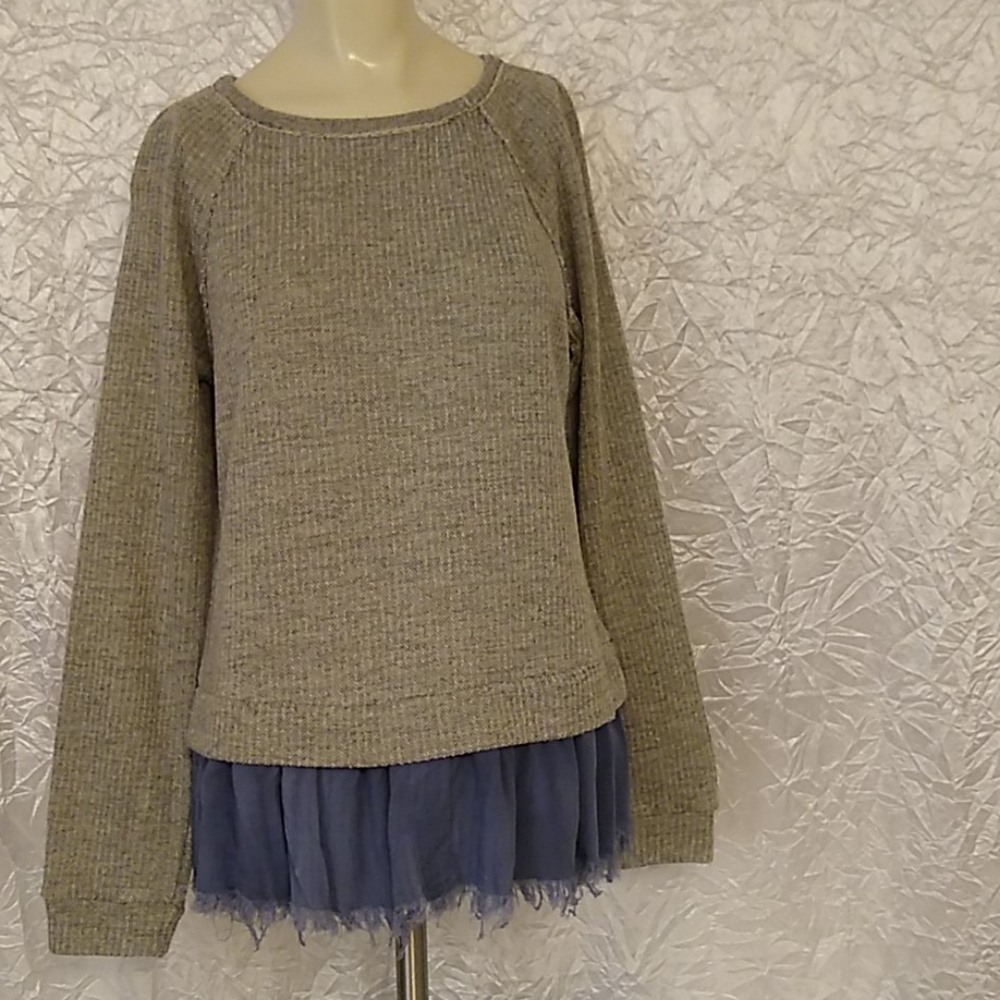 👣Boho long sleeve top with layered fabric detail